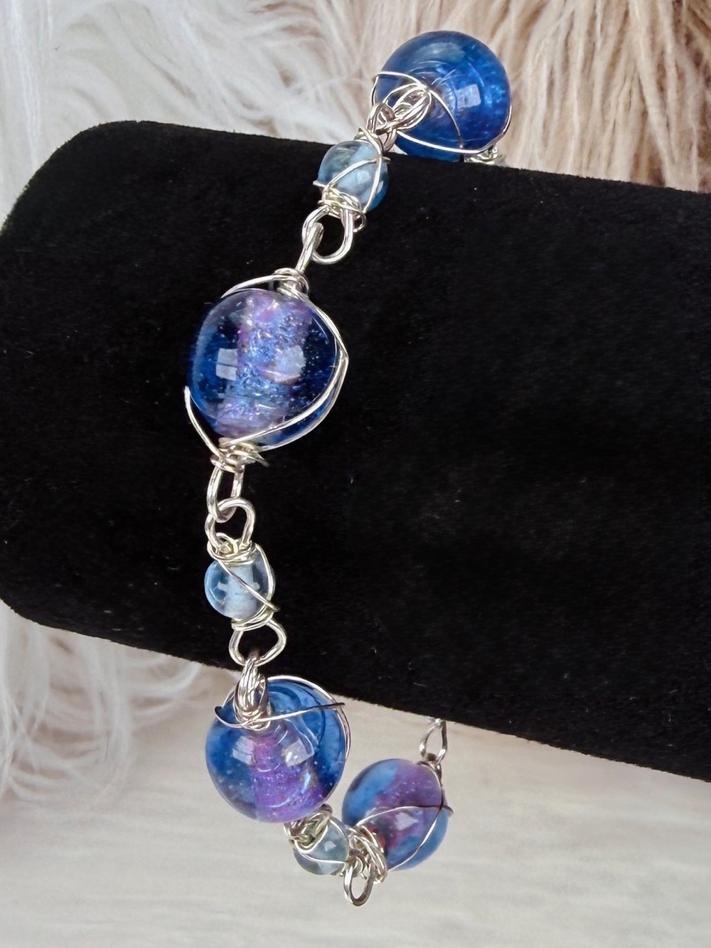 Vintage Silvertone wire wrapped blue glass bracelet